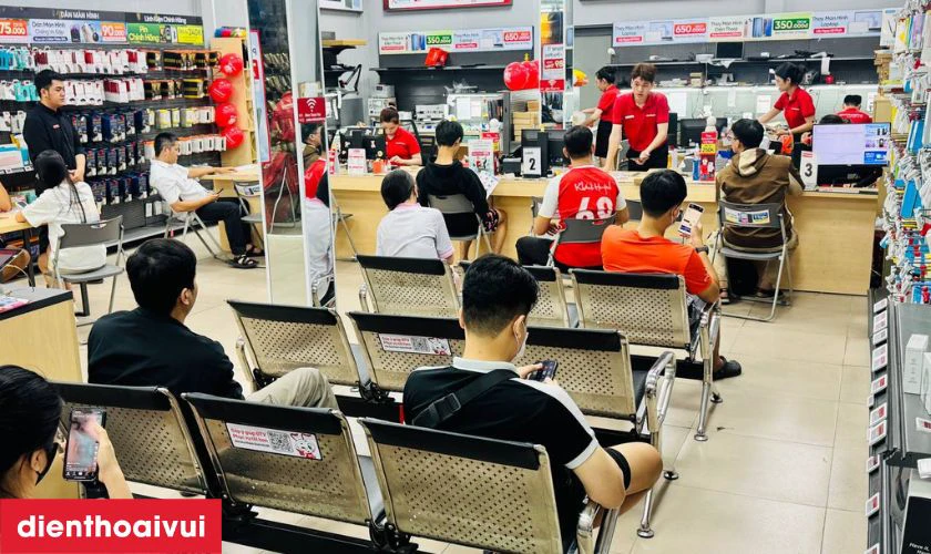 Dịch vụ thay màn hình iPhone 11 chính hãng GENA loại A+ lấy liền tại Điện Thoại Vui