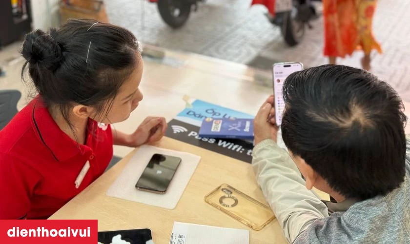 Quy tr&igrave;nh thay m&agrave;n h&igrave;nh iPhone 17 chuy&ecirc;n nghiệp lấy liền tại Điện Thoại Vui