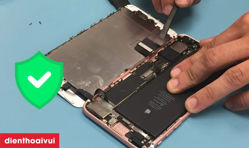 Thay màn hình iPhone 7 có ảnh hưởng đến cảm ứng, camera hay Face ID không?