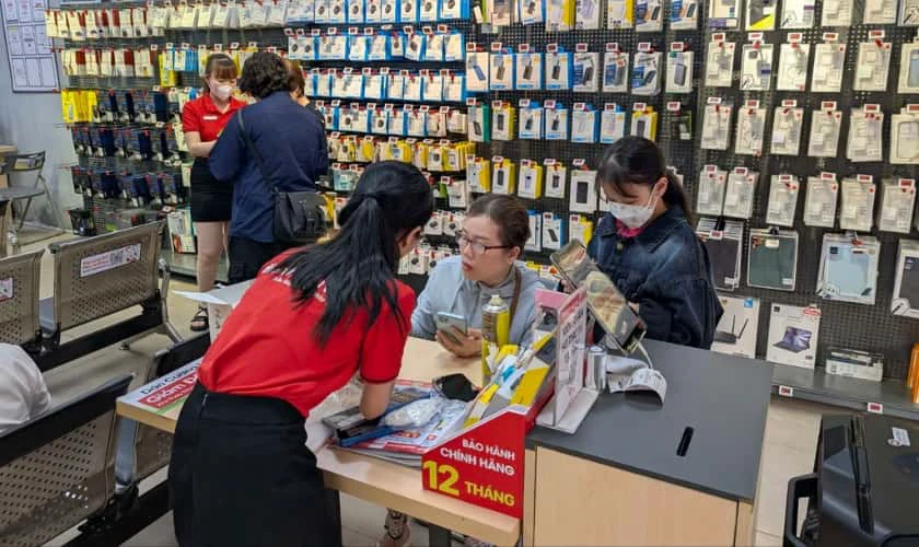 Kiểm tra và vệ sinh iPhone sau khi thay