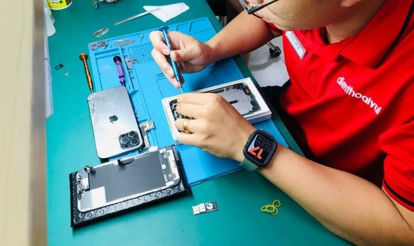 Các dịch vụ thay màn hình iPhone tại Điện Thoại Vui