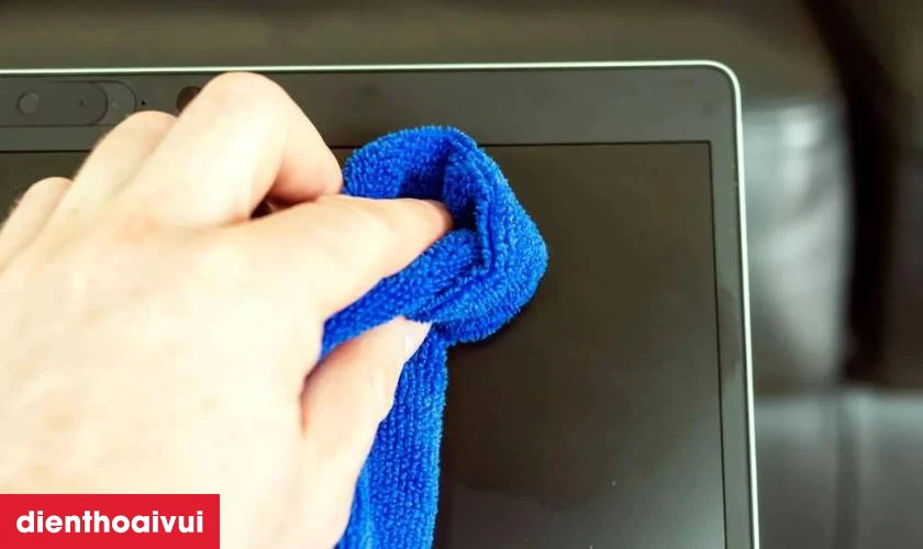 Cách sử dụng và bảo quản màn hình sau thay