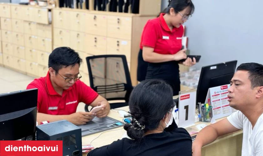 Quy trình thay màn hình laptop Acer Predator Helios 300 PH315-52-588F lấy liền tại Điện Thoại Vui