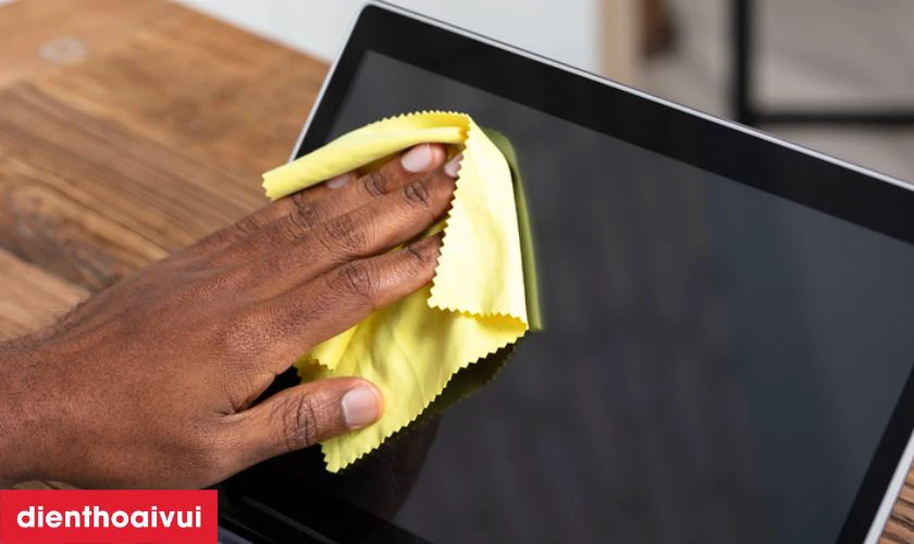 Cách sử dụng và bảo quản màn hình sau thay