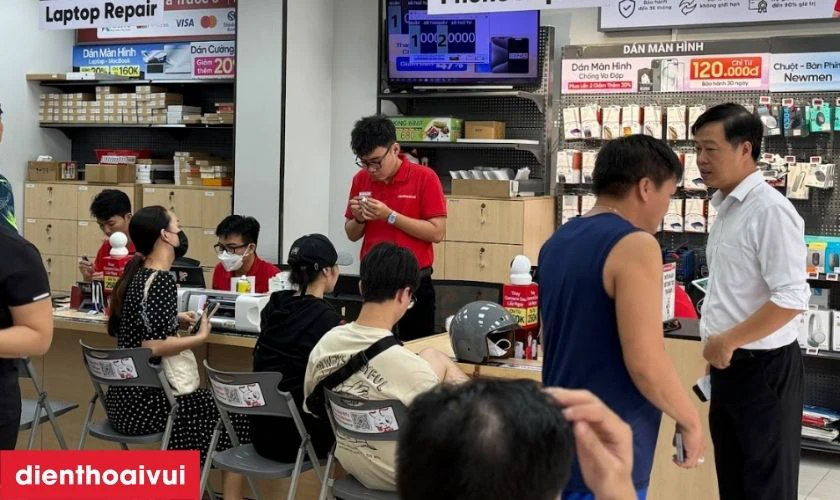 Thay m&agrave;n h&igrave;nh laptop Acer Predator Helios 300 PH315-53-71HN gi&aacute; tốt, uy t&iacute;n tại Điện Thoại Vui