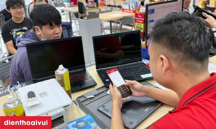 Quy tr&igrave;nh thay m&agrave;n h&igrave;nh laptop Asus K56 gi&aacute; tốt, lấy liền tại Điện Thoại Vui
