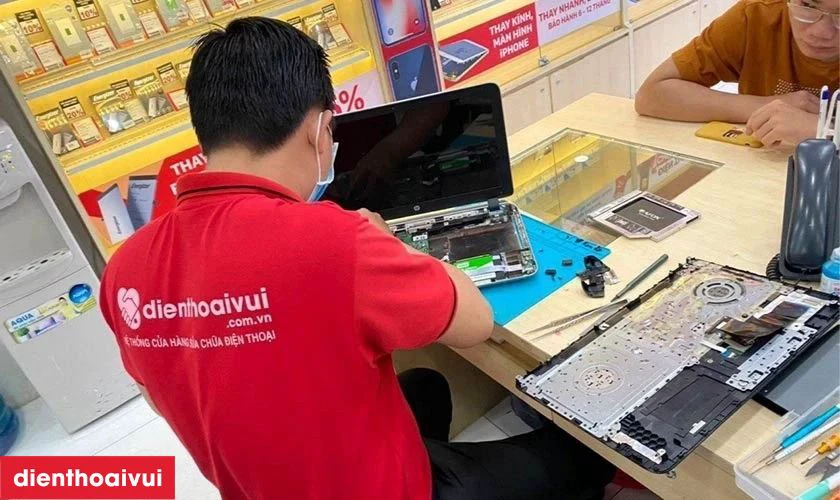 Quy tr&igrave;nh thay m&agrave;n h&igrave;nh laptop Asus lấy liền tại Điện Thoại Vui