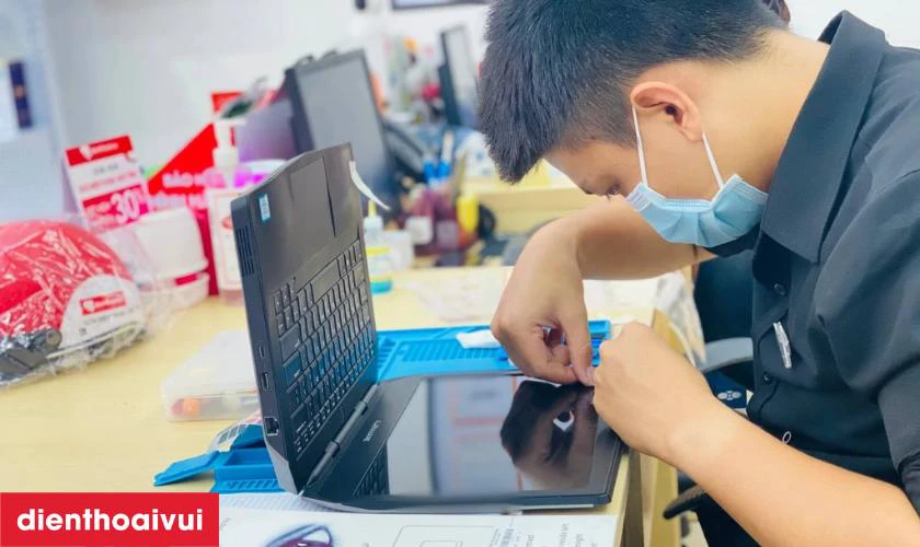 Quy tr&igrave;nh thay m&agrave;n h&igrave;nh laptop Asus chuy&ecirc;n nghiệp tại Điện Thoại Vui