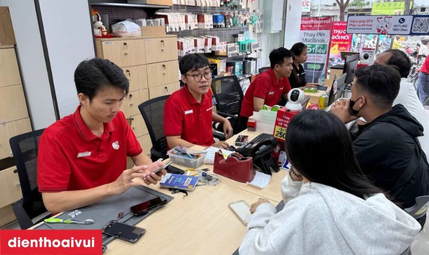 Đặt lịch thay m&agrave;n h&igrave;nh laptop Asus VivoBook Max X411 gi&aacute; tốt tại Điện Thoại Vui