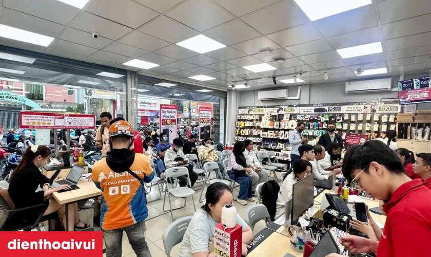 Đặt lịch thay m&agrave;n h&igrave;nh laptop Asus VivoBook X771 gi&aacute; tốt tại Điện Thoại Vui