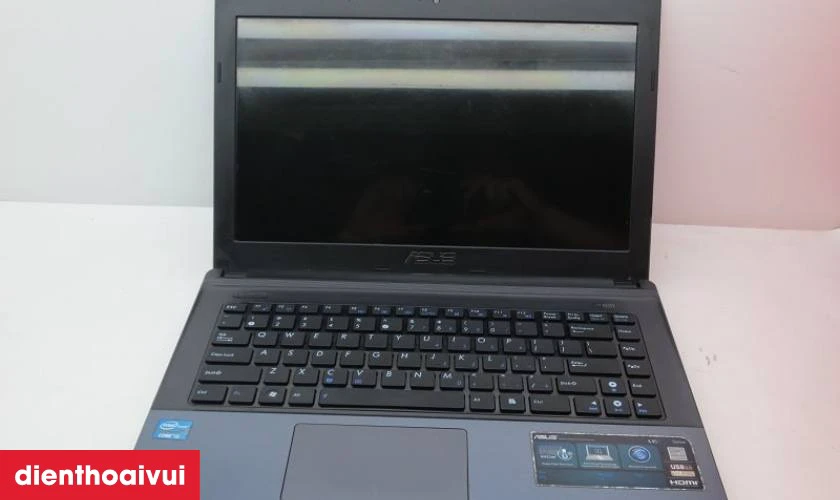 Dấu hiệu cần thay m&agrave;n h&igrave;nh laptop Asus X45C