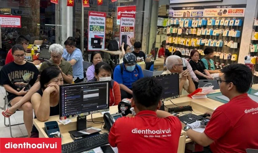 Test kỹ m&agrave;n h&igrave;nh sau khi thay về m&agrave;u sắc, độ s&aacute;ng, độ n&eacute;t,...