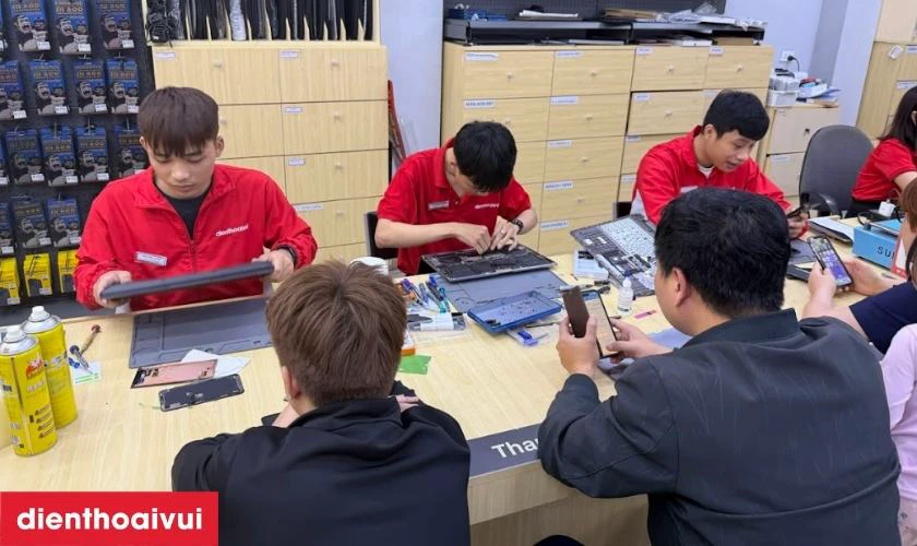 Quy tr&igrave;nh thay m&agrave;n h&igrave;nh Asus X754UA gi&aacute; tốt, lấy liền tại Điện Thoại Vui