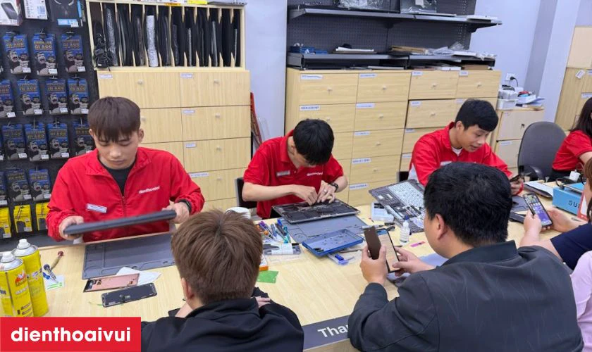 Thay m&agrave;n h&igrave;nh Asus ZenBook UX437 gi&aacute; tốt, uy t&iacute;n tại Điện Thoại Vui