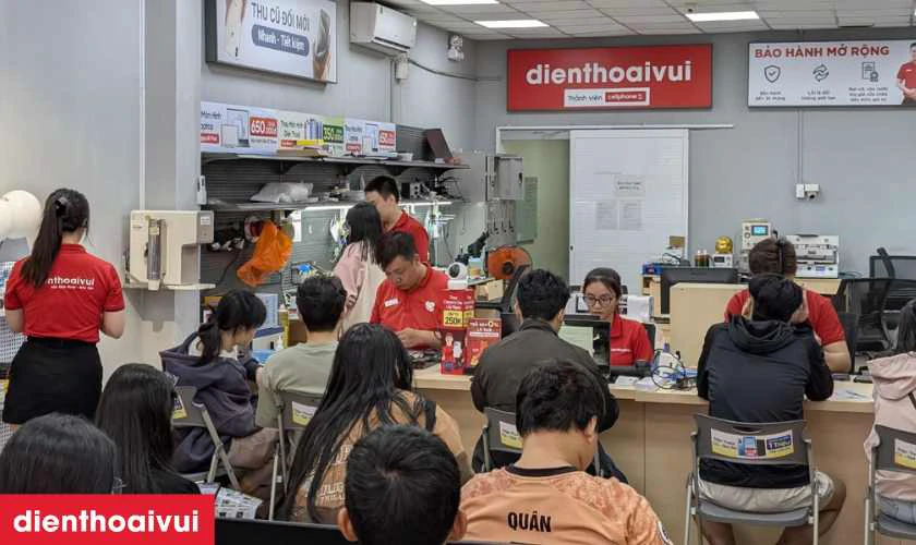 Vì sao lại chọn dịch vụ thay màn hình laptop tại Điện Thoại Vui?