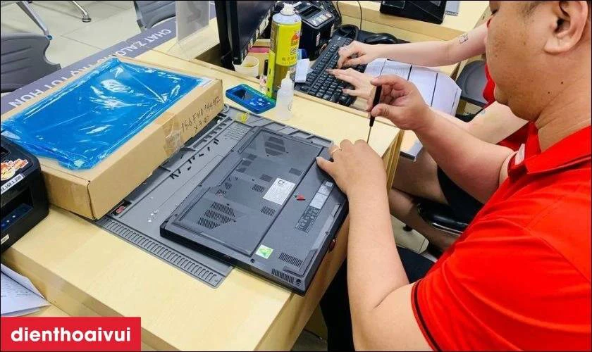 Thay màn hình laptop Dell Inspiron 11 3000 2-IN-1 3169 chính hãng, giá tốt tại Điện Thoại Vui