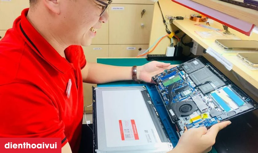 Vì sao lại chọn dịch vụ thay màn hình laptop Dell tại Điện Thoại Vui