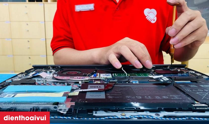 Nên sửa chữa hay thay màn hình laptop