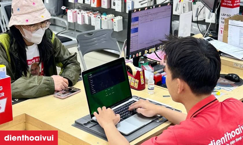 Quy trình thay màn hình laptop Dell Latitude 13 E5280