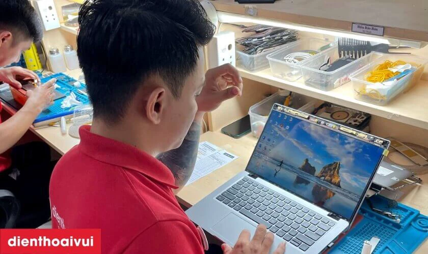 Vì sao lại chọn dịch vụ thay màn hình laptop Dell tại Điện Thoại Vui?