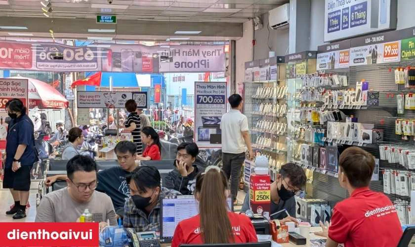 Tiếp nhận và hỗ trợ khách hàng