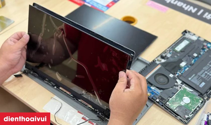 Quy trình thay màn hình laptop Dell Vostro 15 3546 chính hãng GENA chuyên nghiệp tại Điện Thoại Vui