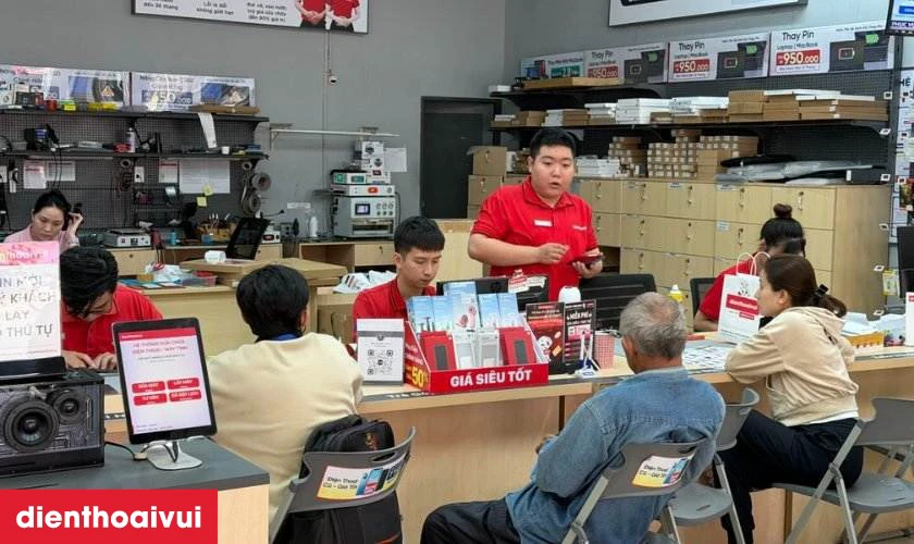 N&ecirc;n thay m&agrave;n h&igrave;nh laptop Dell Vostro 2420 ở đ&acirc;u tại HCM, H&agrave; Nội?