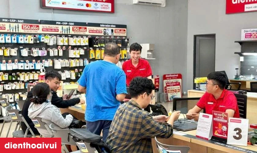 Quy tr&igrave;nh thay m&agrave;n h&igrave;nh laptop Dell Vostro 3559 lấy liền tại Điện Thoại Vui