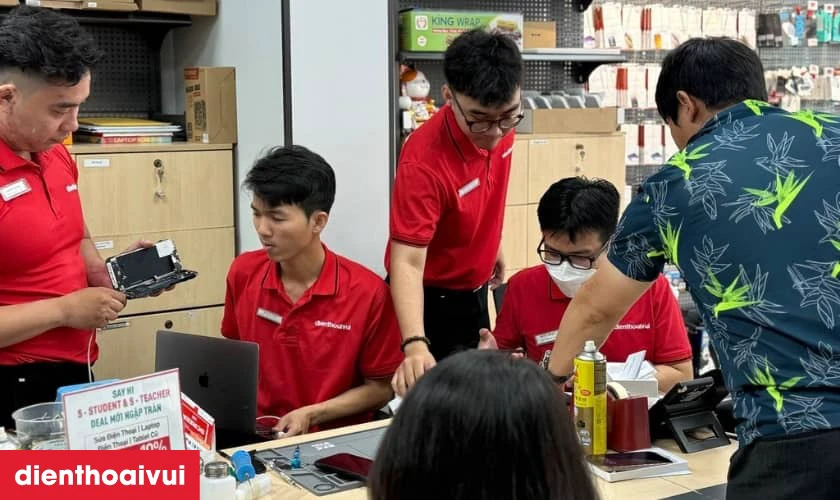 Quy trình thay màn hình laptop Dell Xps 13 9305 chuyên nghiệp tại Điện Thoại Vui