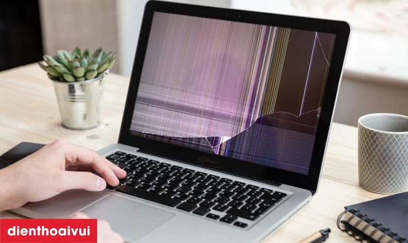 Dấu hiệu cần thay màn hình laptop Dell XPS 15 7590