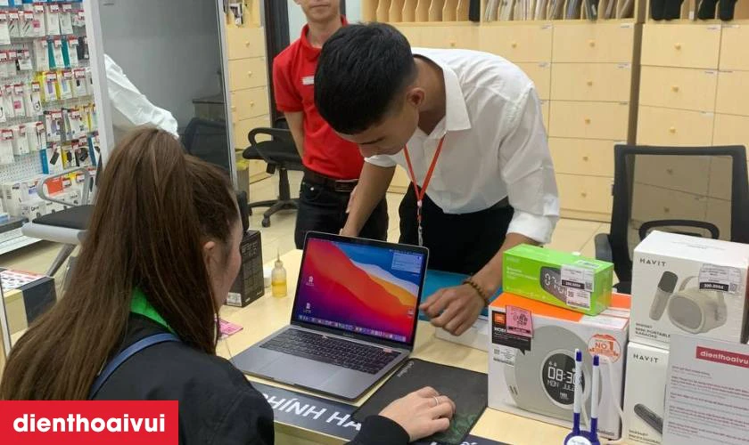 Vì sao lại chọn dịch vụ thay màn hình laptop Dell tại Điện Thoại Vui