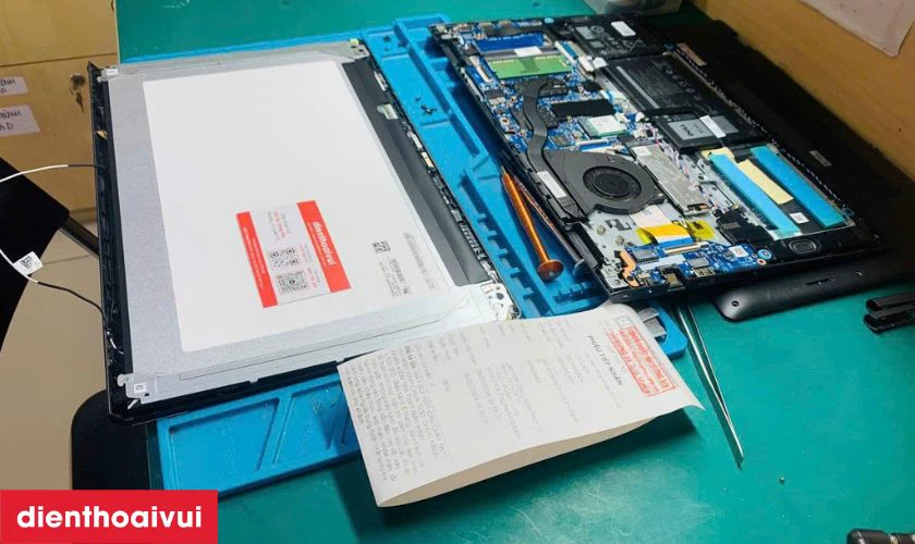 Sau khi hoàn tất, kỹ thuật viên test kỹ các chức năng