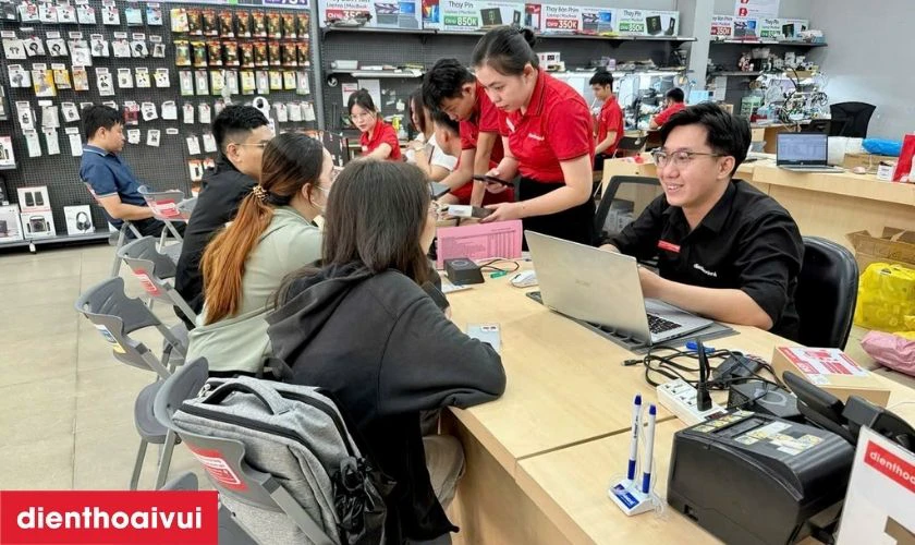Quy trình thay màn hình laptop HP Envy Notebook tại Điện Thoại Vui