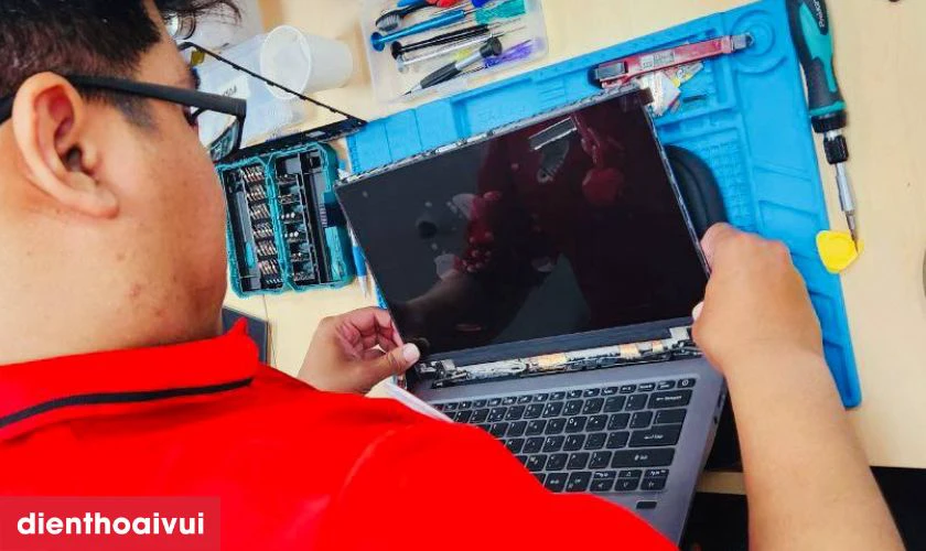 Quy tr&igrave;nh thay m&agrave;n h&igrave;nh laptop HP Envy X360 13 lấy liền tại Điện Thoại Vui