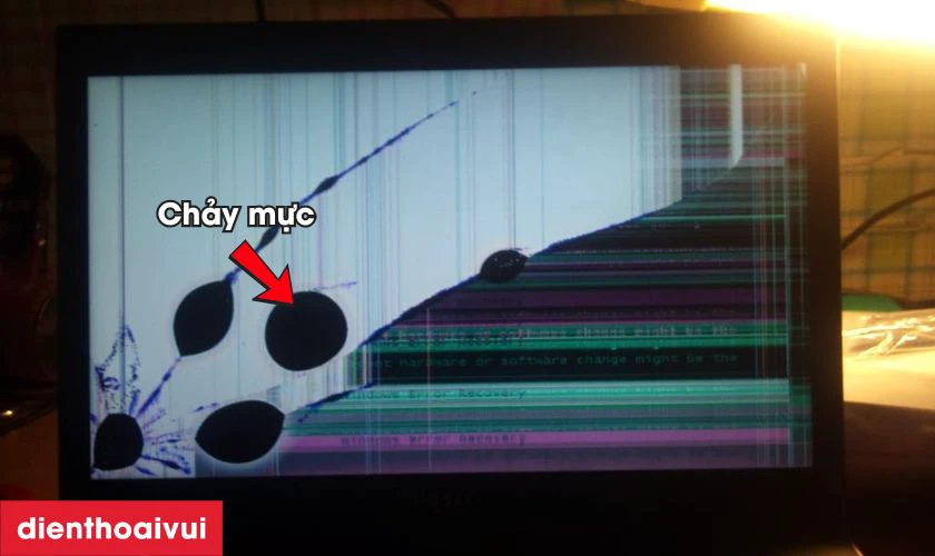 Dấu hiệu màn hình laptop HP Omen 15-5200 bị lỗi cần thay ngay