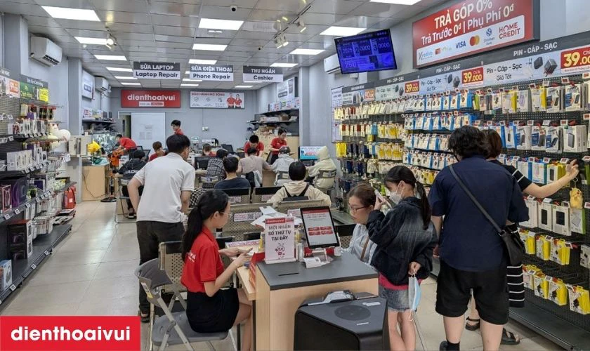 Máy được giao lại cho khách kiểm tra kỹ càng