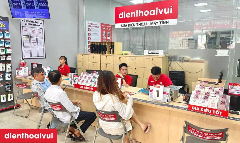 Quy tr&igrave;nh thay m&agrave;n h&igrave;nh laptop HP Pavilion 14 CE lấy liền tại Điện Thoại Vui