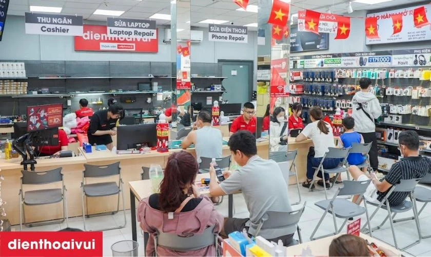 Quy tr&igrave;nh thay m&agrave;n h&igrave;nh laptop HP Pavilion 15AU nhanh ch&oacute;ng, minh bạch tại Điện Thoại Vui