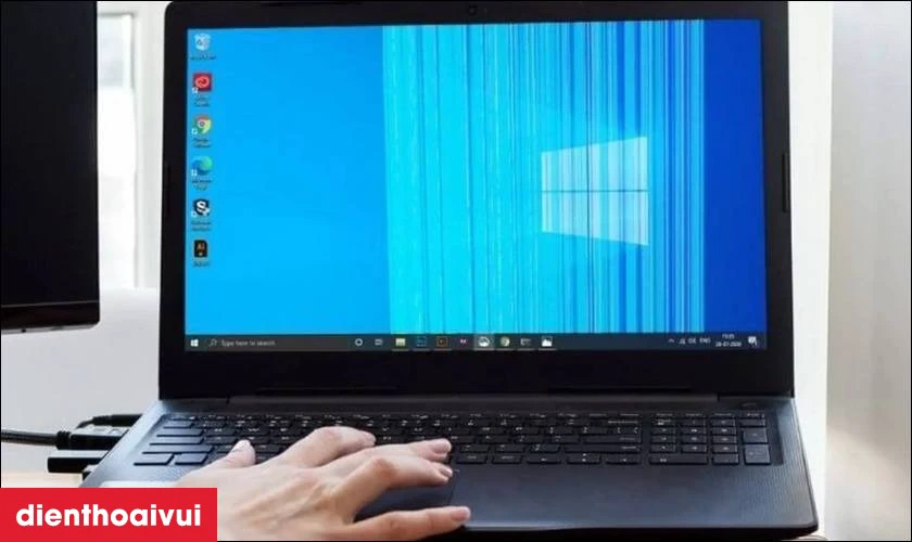 Dấu hiệu màn hình laptop HP ProBook 820 bị lỗi cần thay ngay