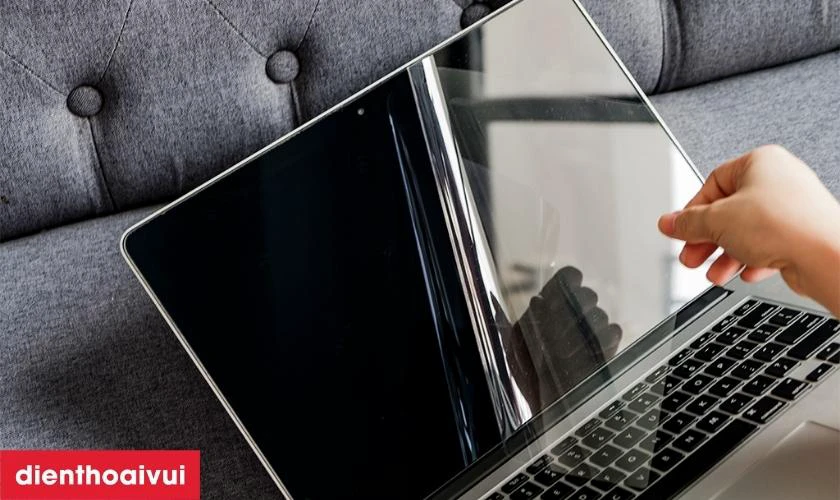 Mẹo bảo vệ màn hình MacBook Air 2019 sau thay