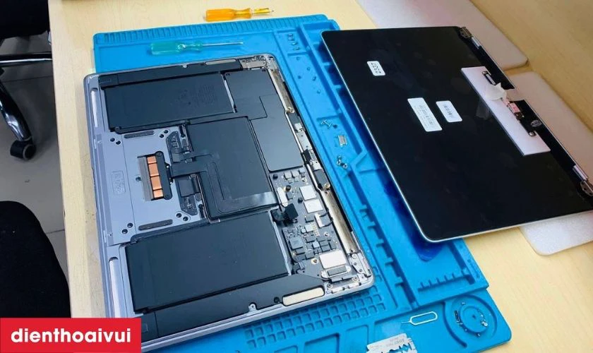 Quy trình thay màn hình MacBook Air 2020 13 inch A2179 màn rời chính hãng GENA A+