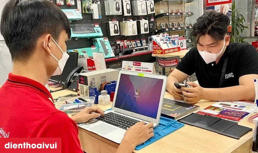 Quy trình thay màn hình Macbook Air M2 2023 15 inch A2941 tại Điện Thoại Vui