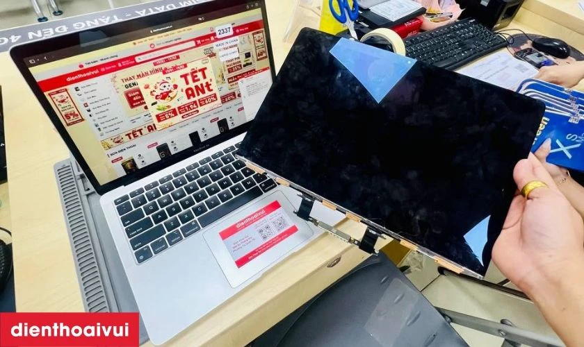 Địa chỉ dịch vụ thay màn hình Macbook Air M3 15 Inch A3114 2023 chính hãng GEN A