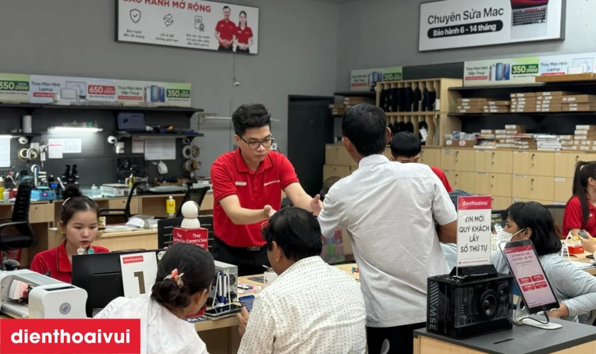 Thay màn hình MacBook tại Điện Thoại Vui