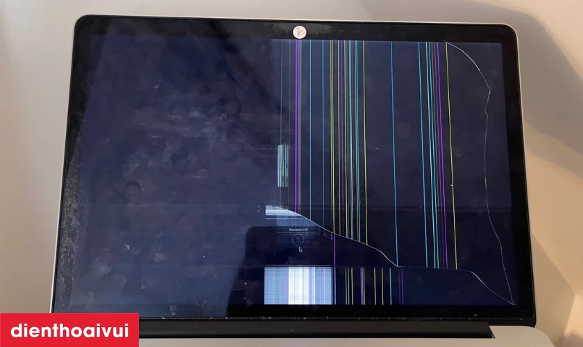 Nguyên nhân thay màn hình MacBook Pro 2015