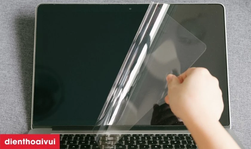 Cách bảo quản màn hình MacBook Pro 2016 13 inch A1706 sau thay