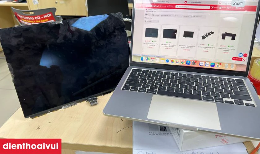 Thay màn hình MacBook Pro 2017 13 inch A1708 tại Điện Thoại Vui