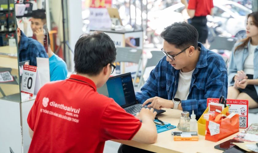Tiêu chí lựa chọn địa chỉ thay màn hình MacBook Quận 2