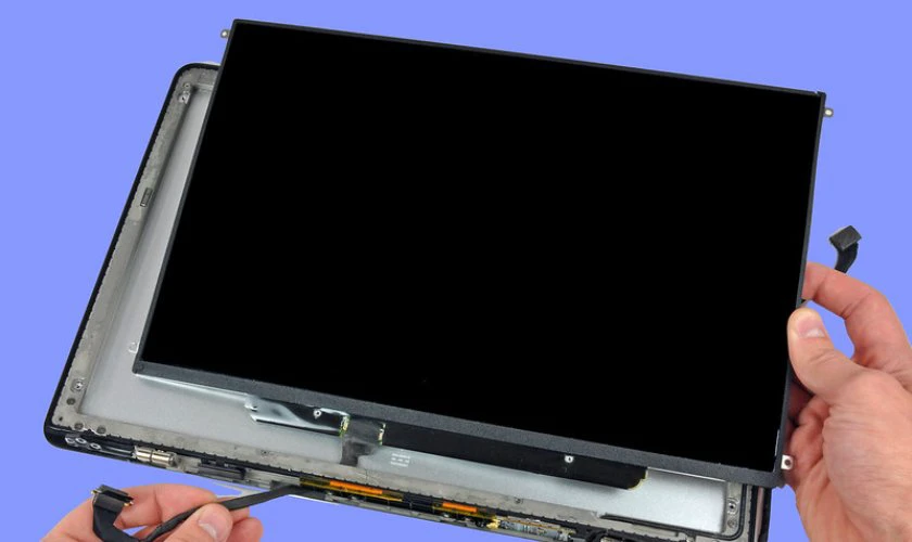 Yếu tố ảnh hưởng đến giá thay màn hình MacBook Quận 6