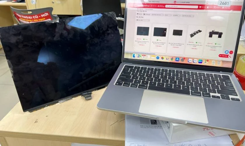 Yếu tố ảnh hưởng đến giá thay màn hình MacBook Quận Hà Đông